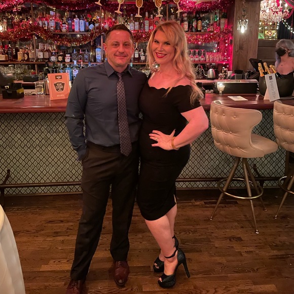 Meet your Posher, Laura - Picture 3 of 3